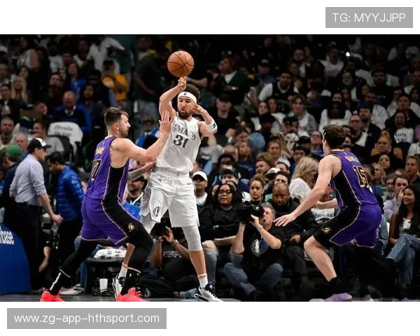 湖人外线精准助攻带来分差扩大